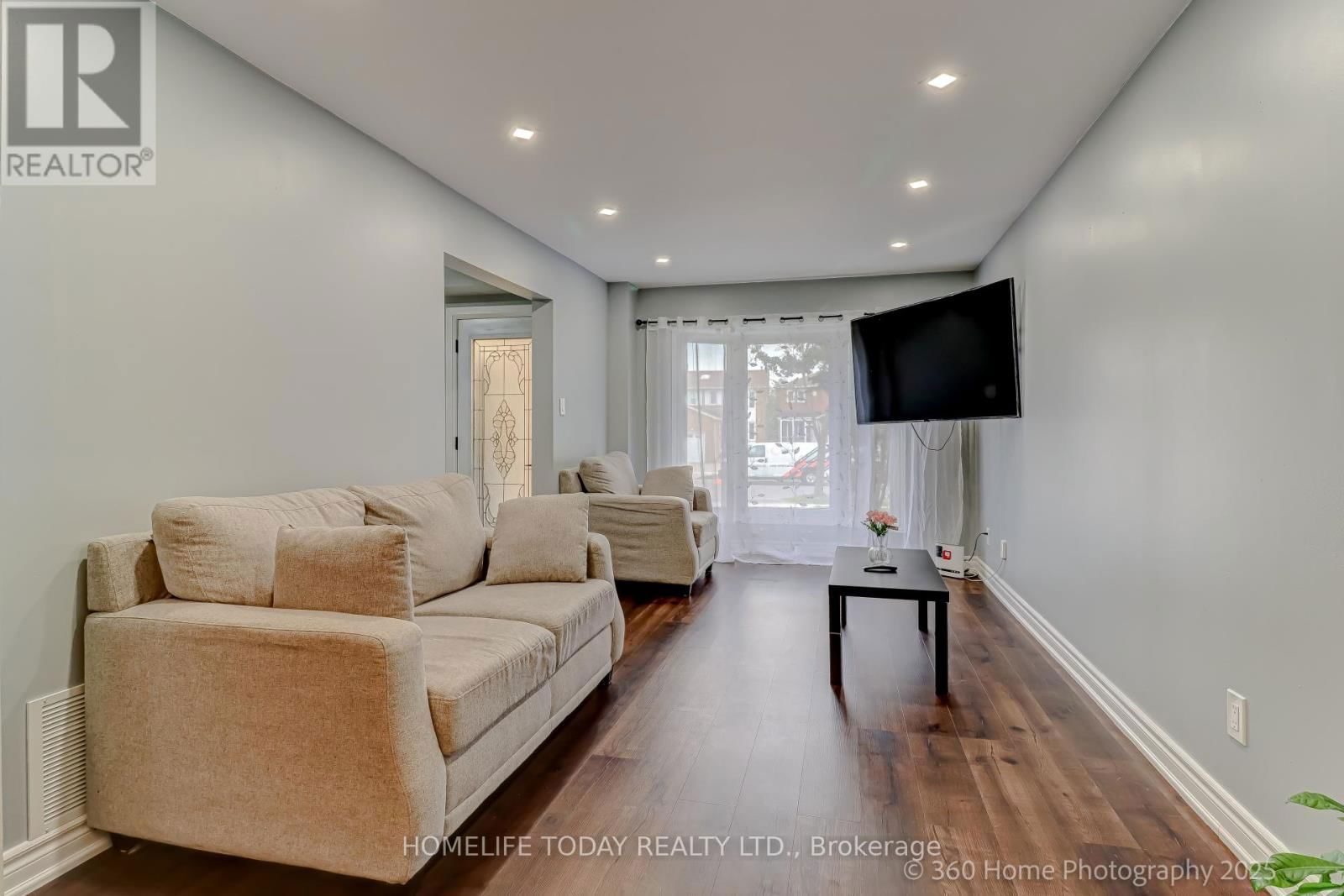 28 LONGSWORD DRIVE Image 7