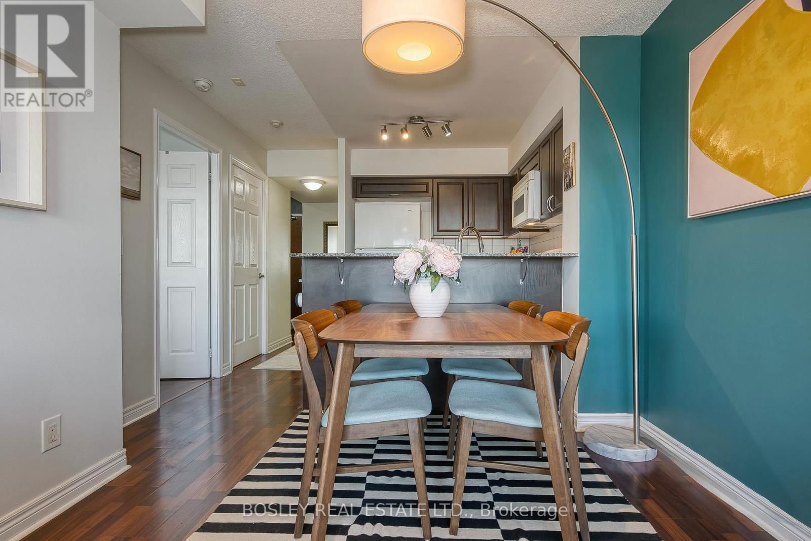 326 - 60 FAIRFAX CRESCENT Image 11