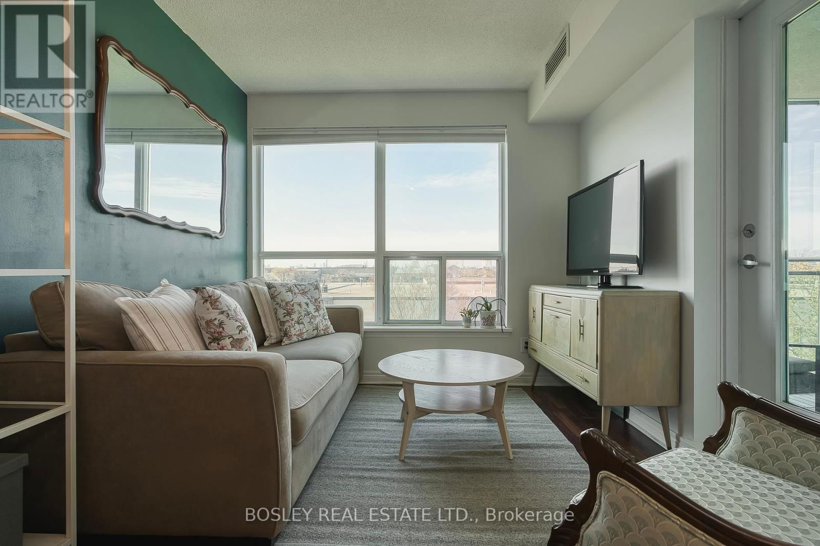 326 - 60 FAIRFAX CRESCENT Image 13