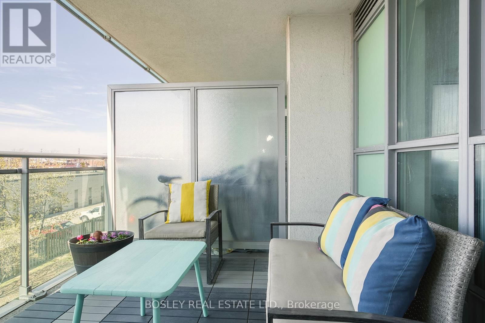 326 - 60 FAIRFAX CRESCENT Image 16