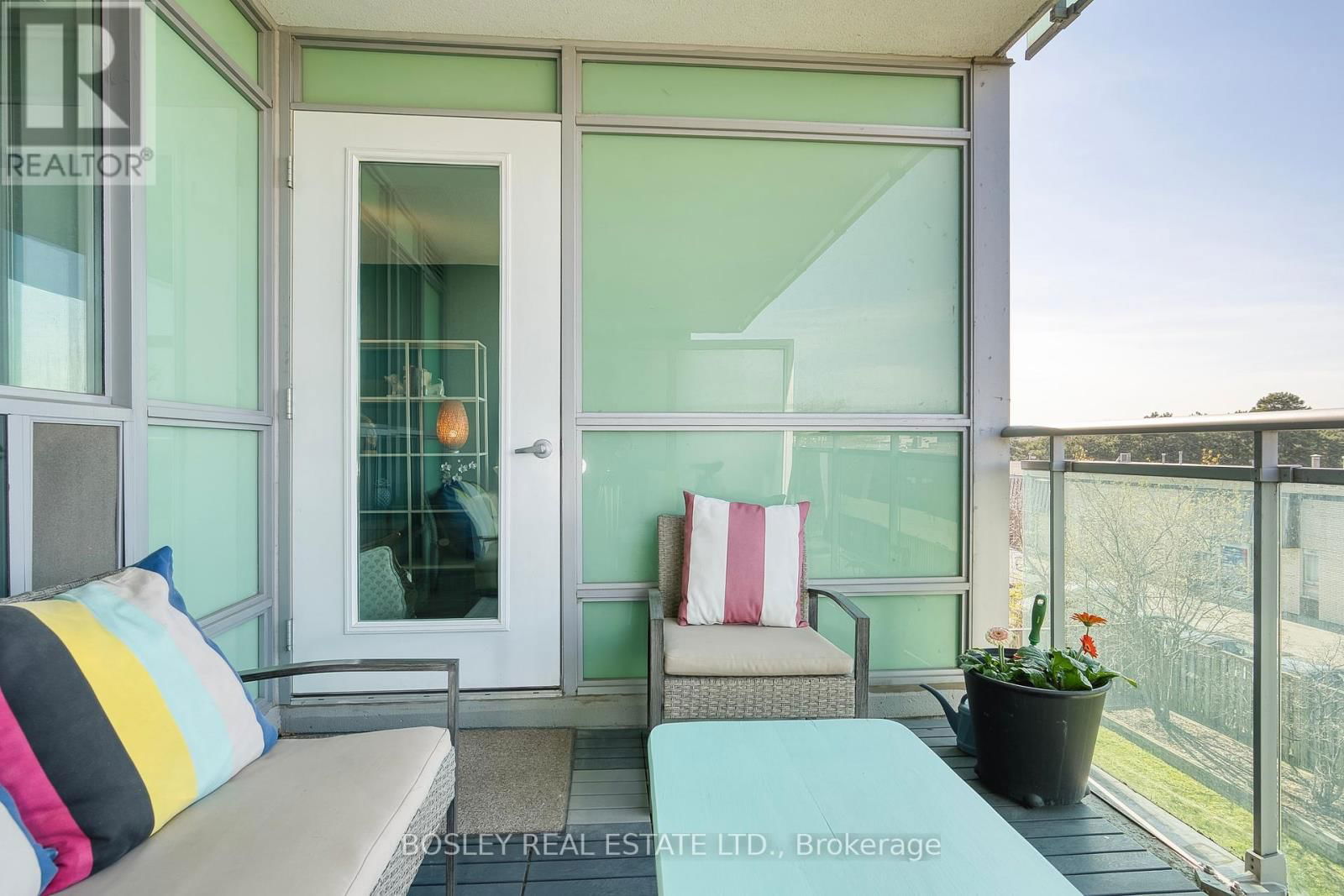 326 - 60 FAIRFAX CRESCENT Image 17