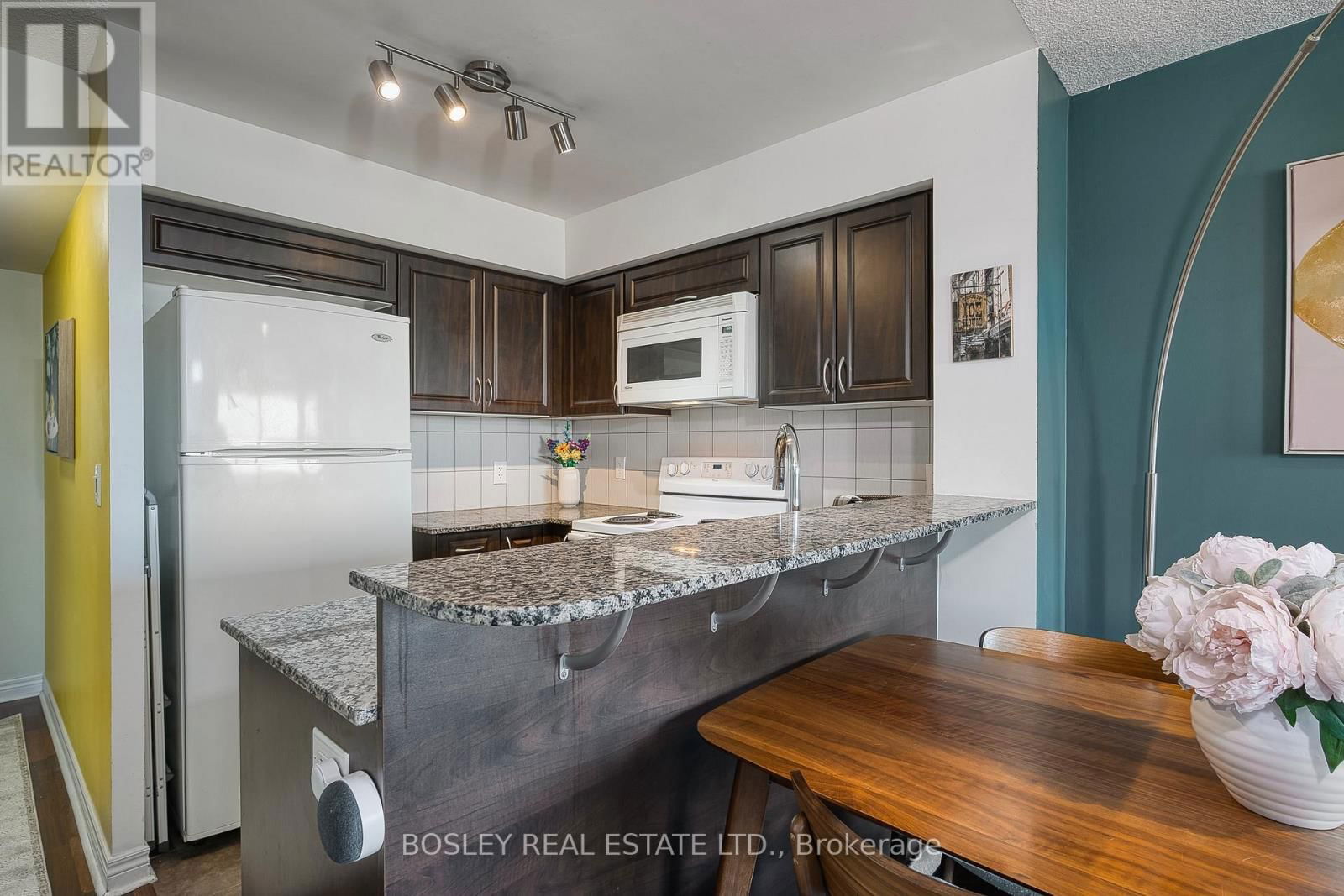 326 - 60 FAIRFAX CRESCENT Image 4