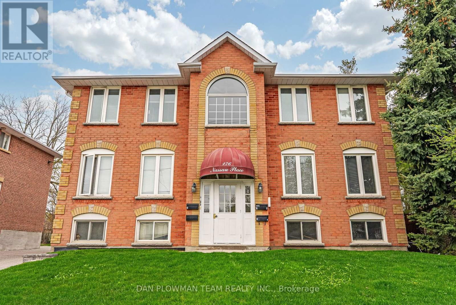 176 NASSAU STREET Image 1