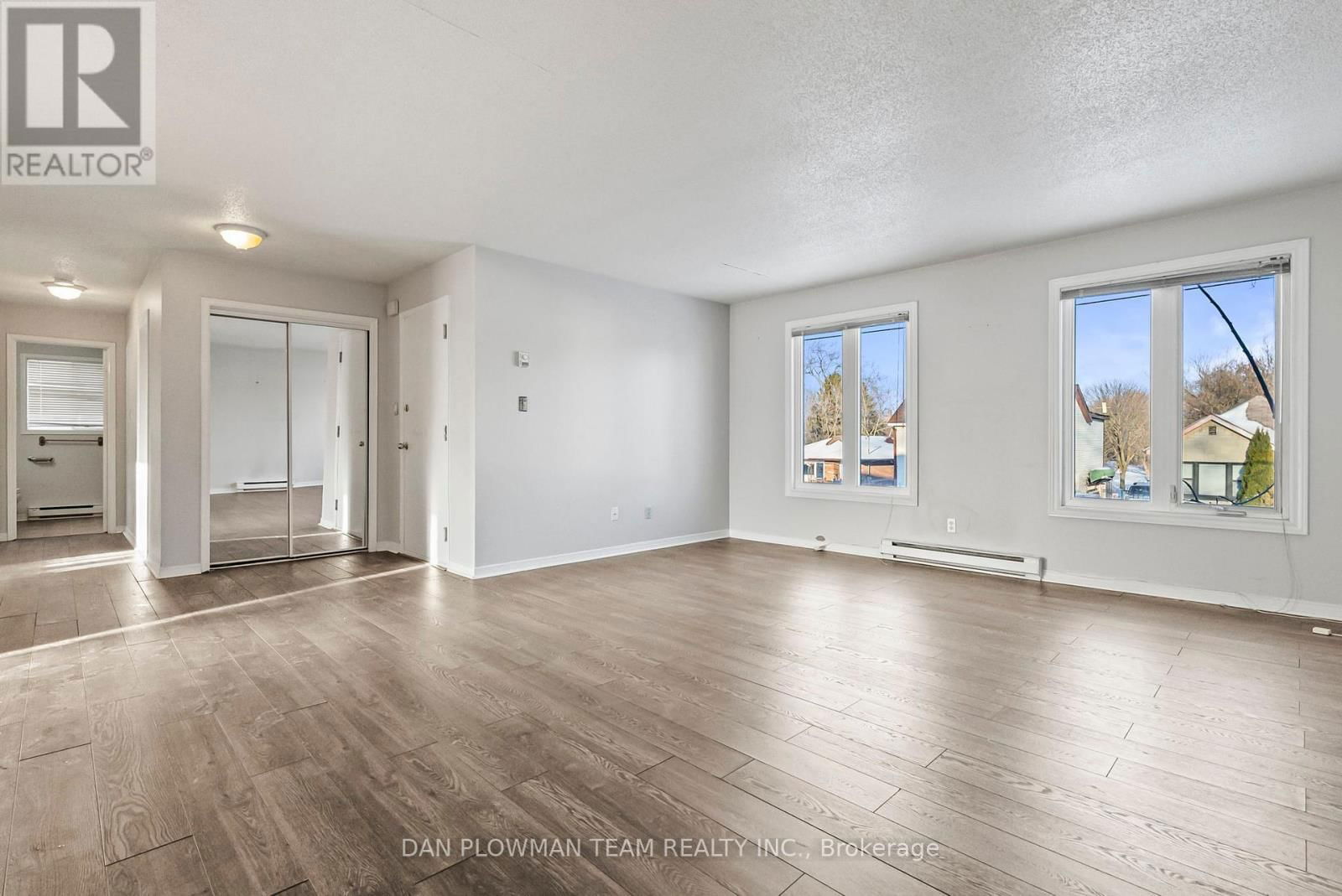 176 NASSAU STREET Image 12