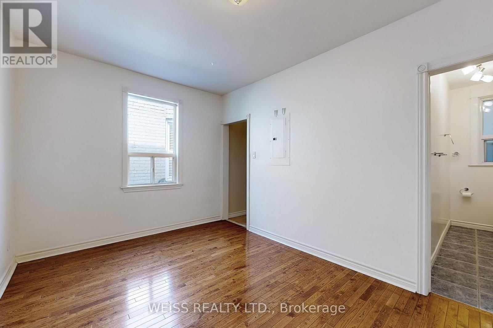 Upper - 2468 DANFORTH AVENUE Image 12