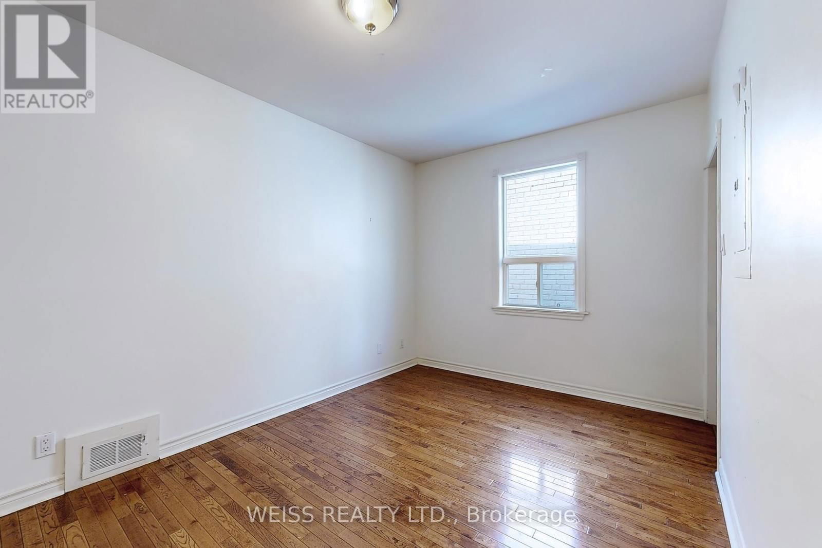 Upper - 2468 DANFORTH AVENUE Image 13