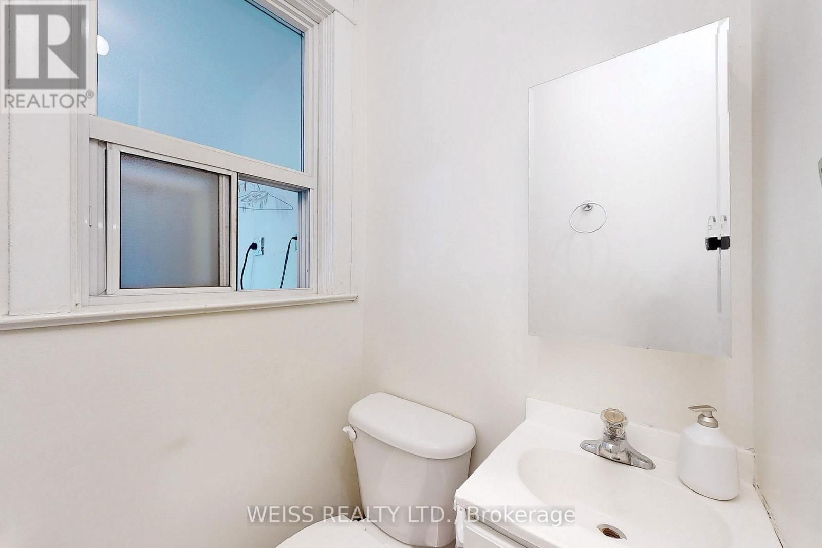 Upper - 2468 DANFORTH AVENUE Image 16