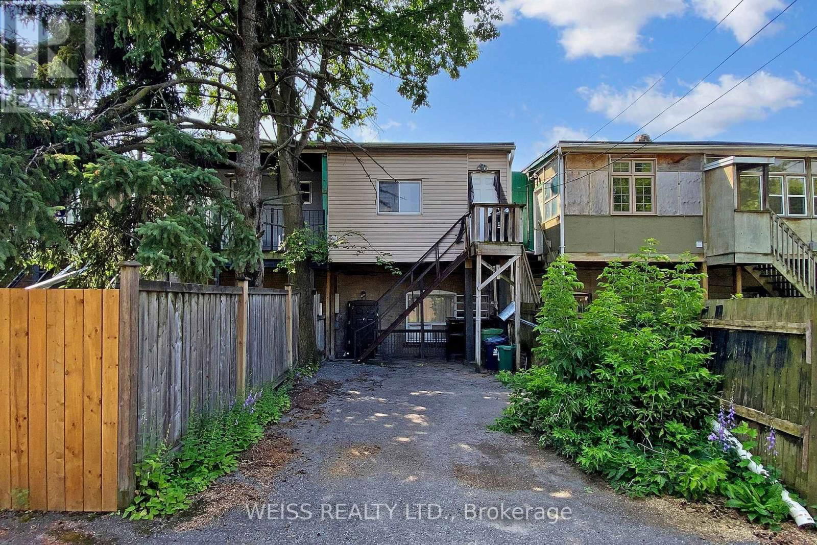 Upper - 2468 DANFORTH AVENUE Image 18