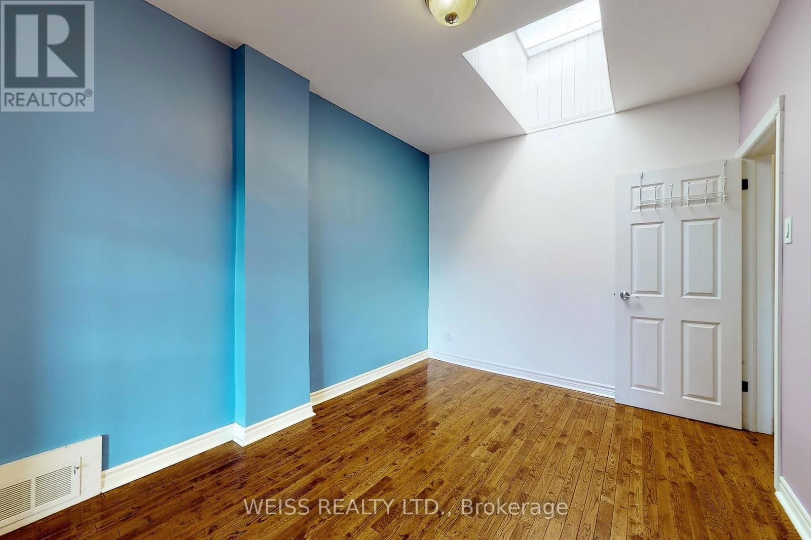 Upper - 2468 DANFORTH AVENUE Image 9