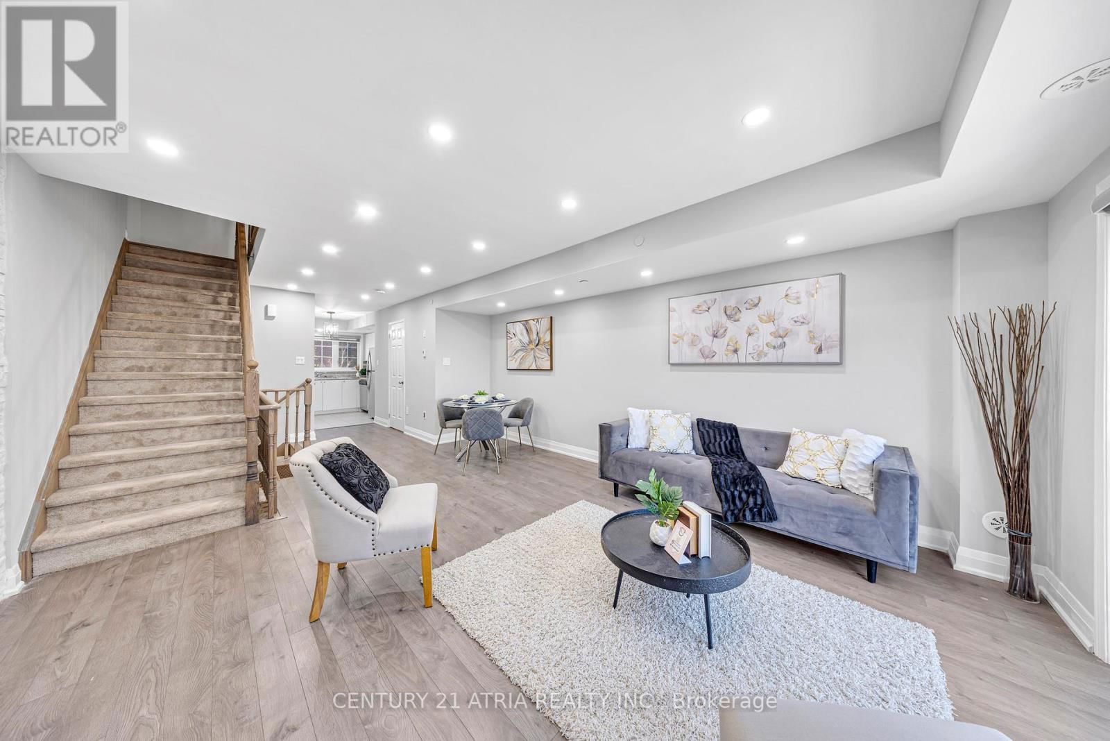 2502 ROSEDROP PATH Image 12