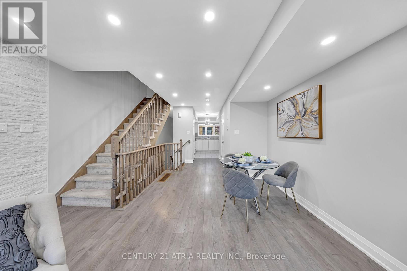 2502 ROSEDROP PATH Image 14