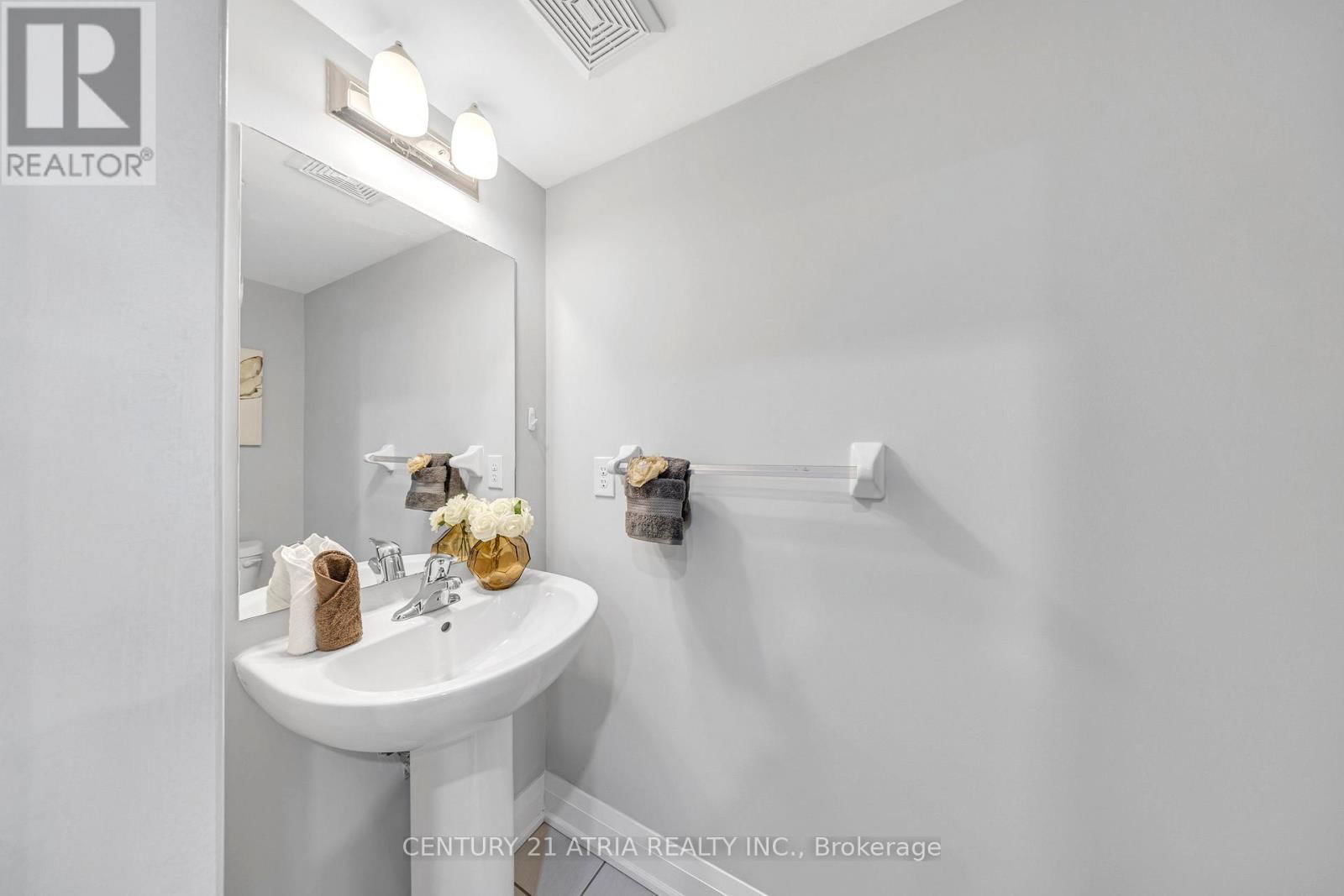 2502 ROSEDROP PATH Image 15