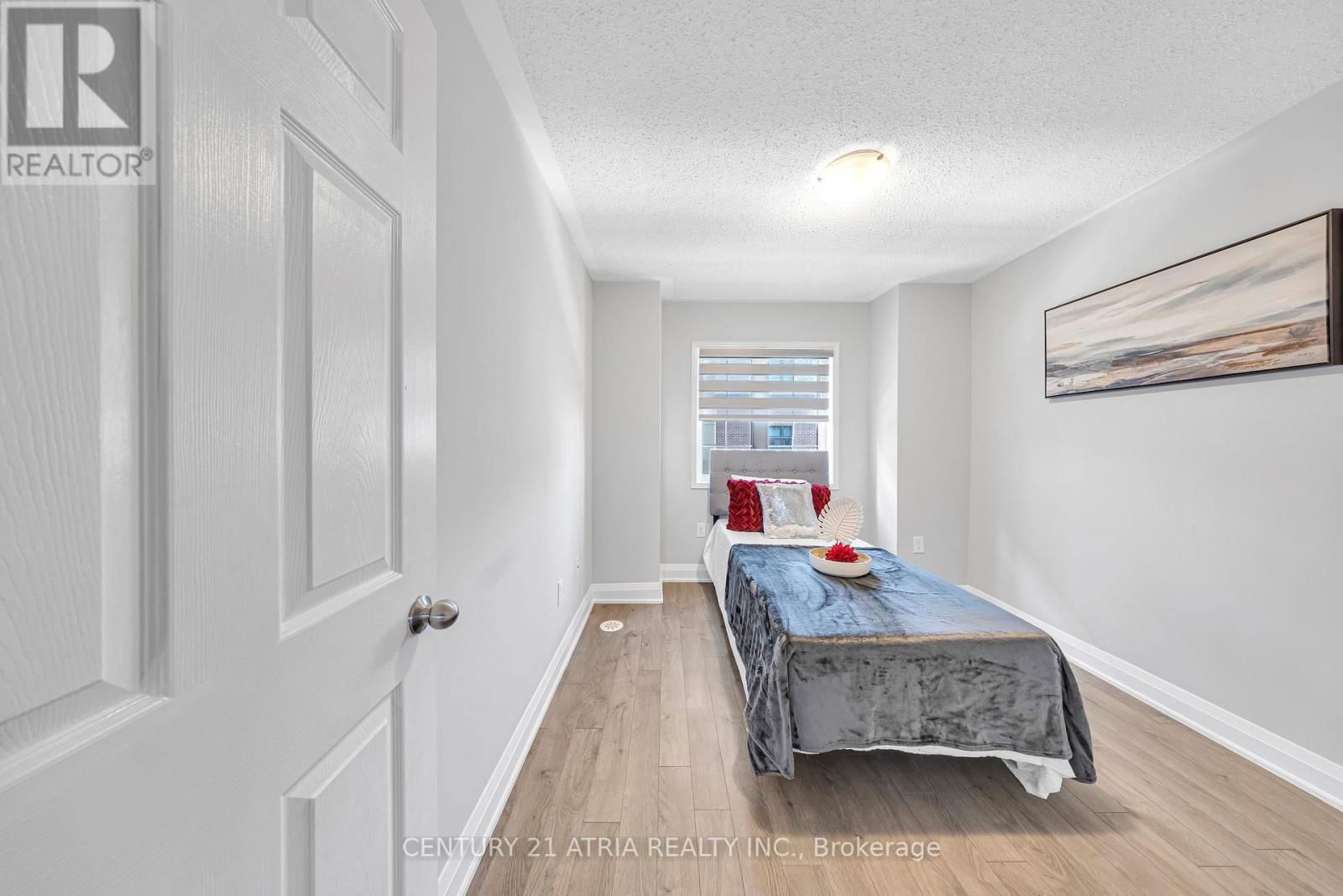 2502 ROSEDROP PATH Image 25