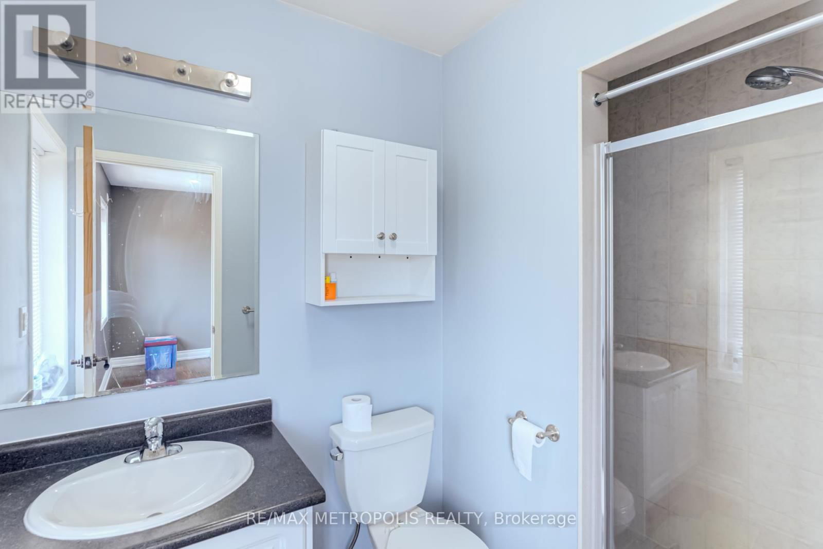 385 ROSSLAND ROAD EAST Image 28