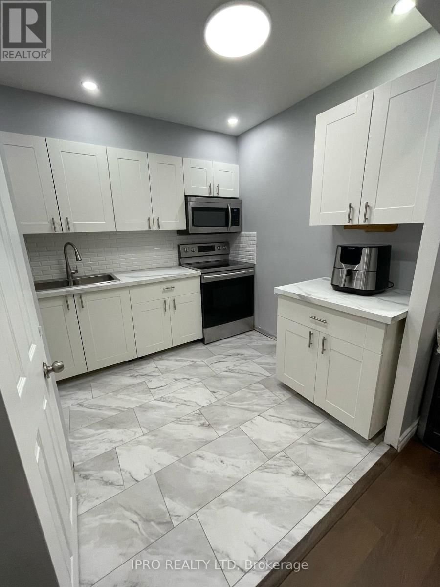 1034 - 100 MORNELLE COURT Image 3