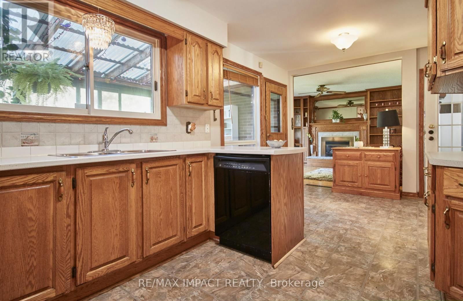214 MARIGOLD AVENUE Image 14