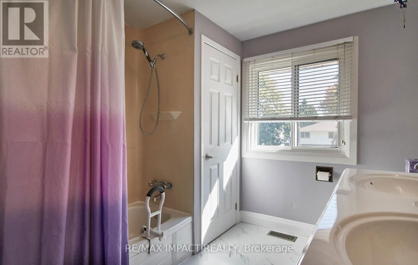 214 MARIGOLD AVENUE Image 27