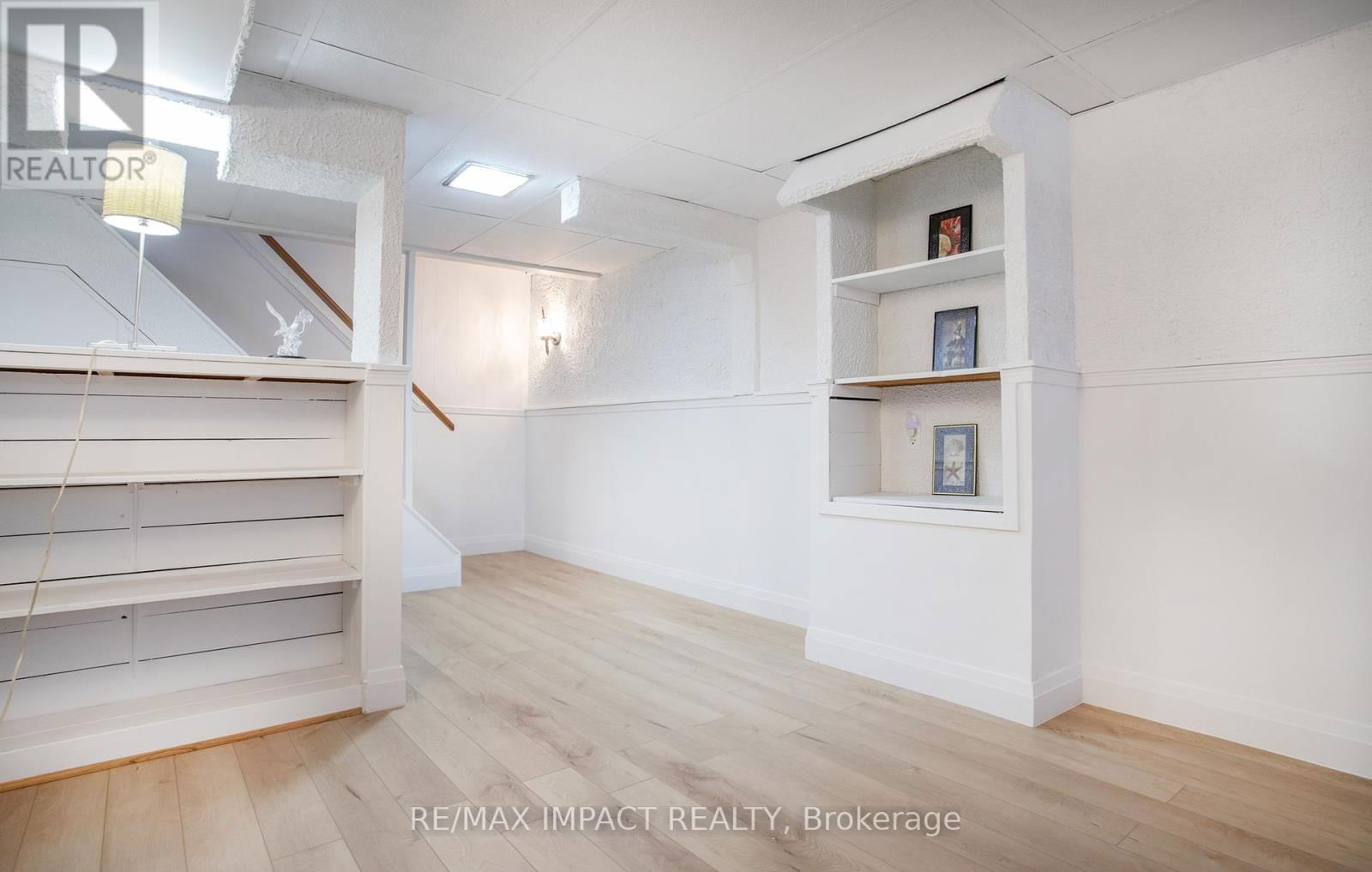 214 MARIGOLD AVENUE Image 30