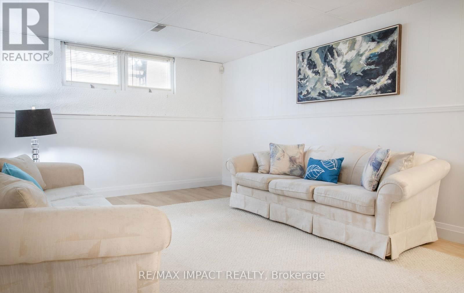214 MARIGOLD AVENUE Image 32