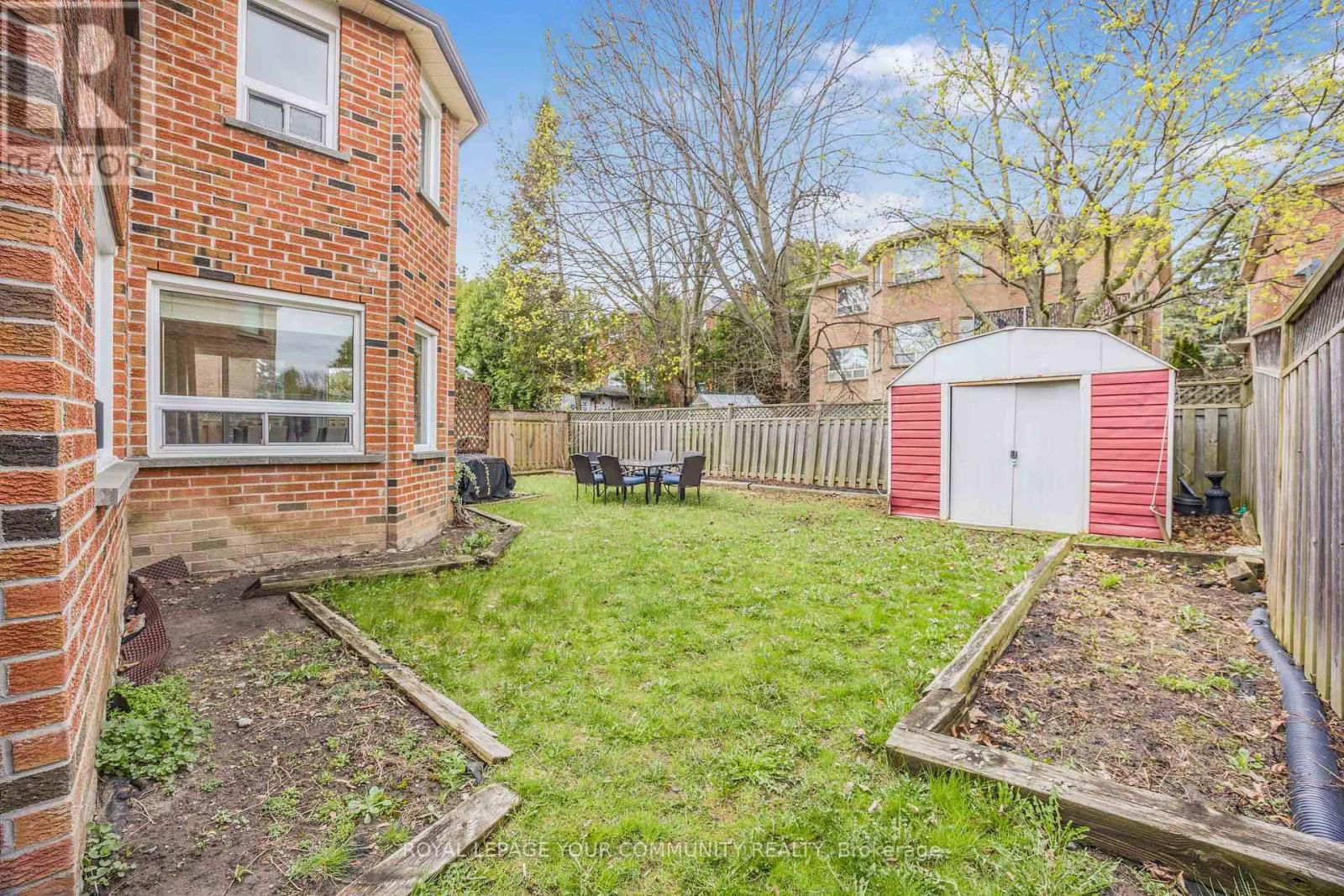 261 HOOVER DRIVE WEST Image 30