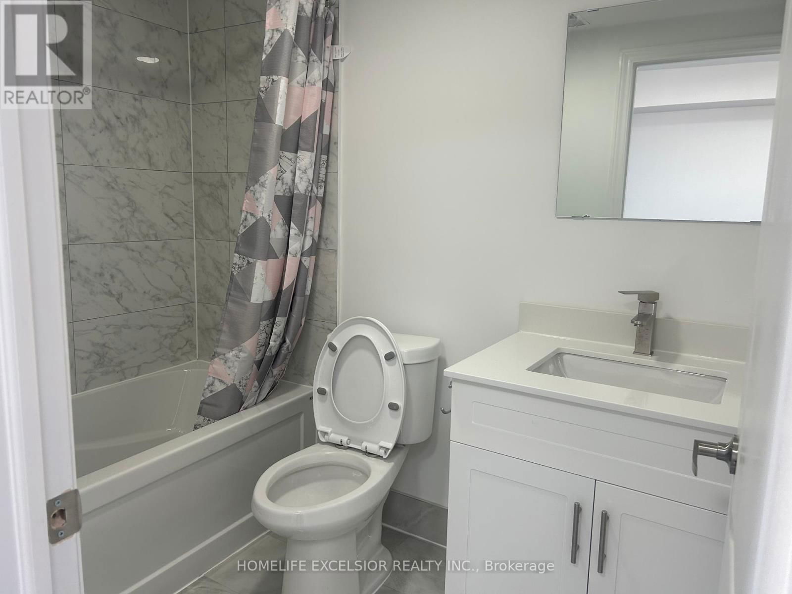 Unit 6 - 3 SIMCOE STREET SOUTH Image 5