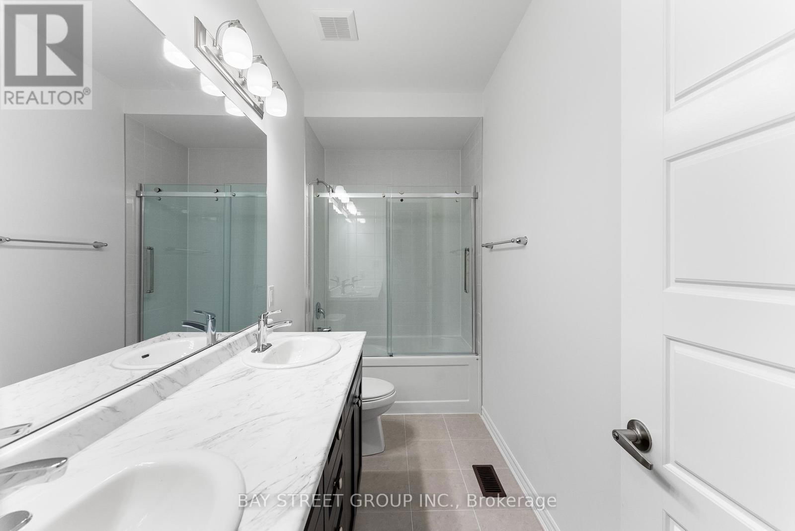 3316 MARCHINGTON SQUARE Image 31