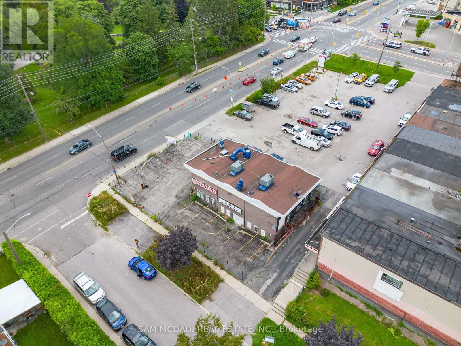 3537 ST CLAIR AVENUE EAST Image 1