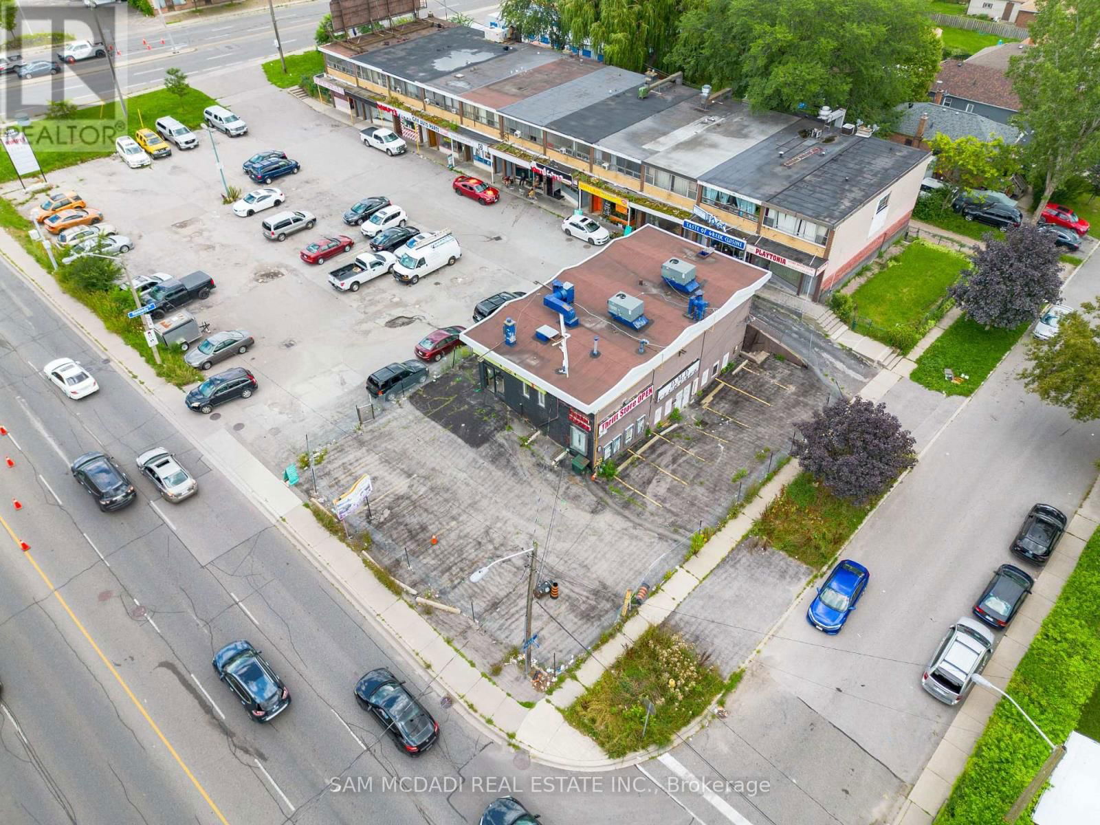 3537 ST CLAIR AVENUE EAST Image 2