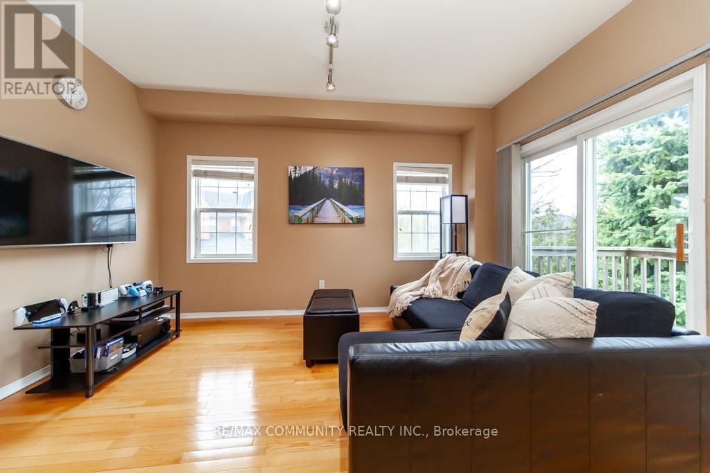 17 - 575 STEEPLE HILL Image 19