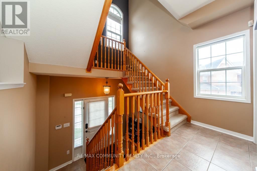 17 - 575 STEEPLE HILL Image 3