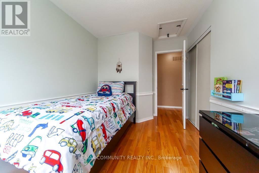 17 - 575 STEEPLE HILL Image 32