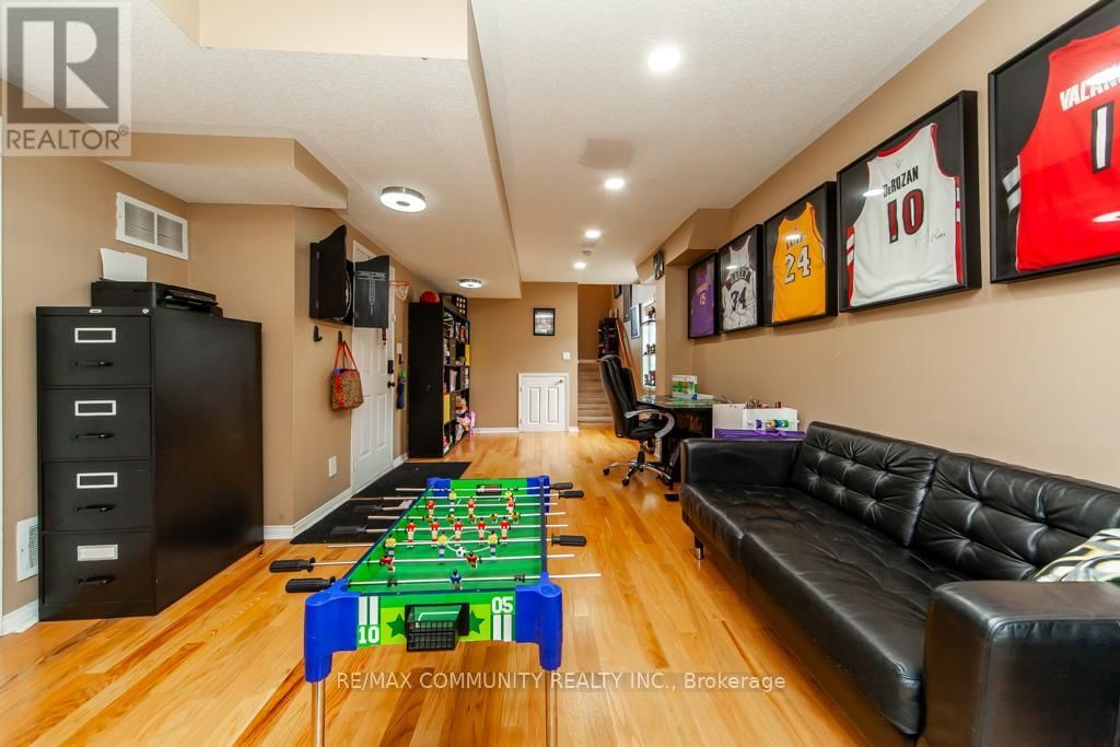 17 - 575 STEEPLE HILL Image 39