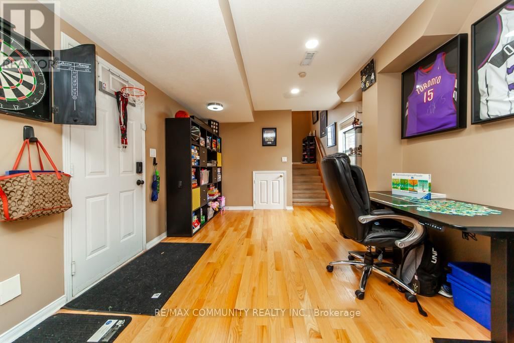 17 - 575 STEEPLE HILL Image 40