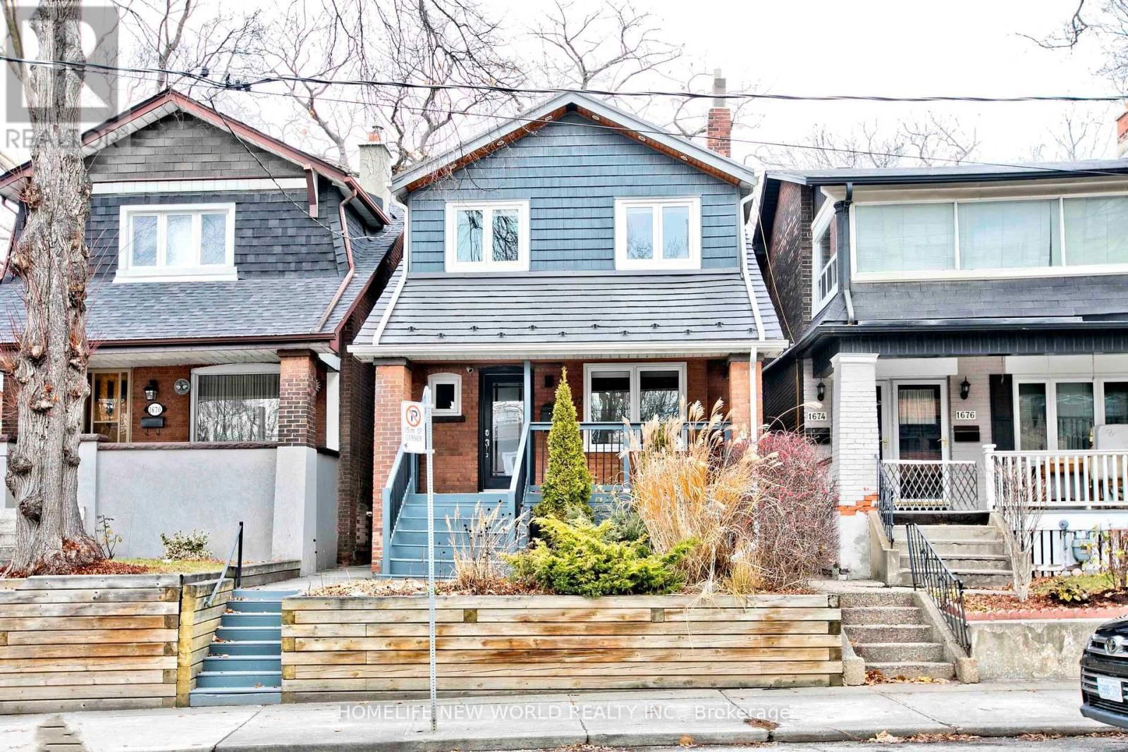 1672 GERRARD STREET EAST Image 1