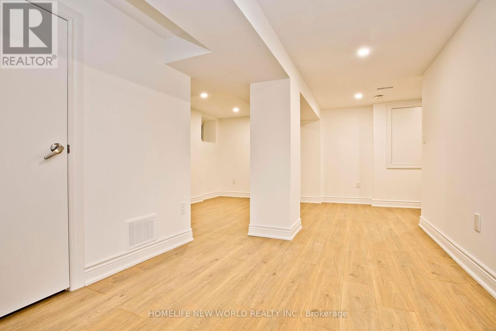 1672 GERRARD STREET EAST Image 16
