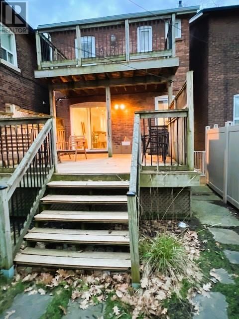 1672 GERRARD STREET EAST Image 21