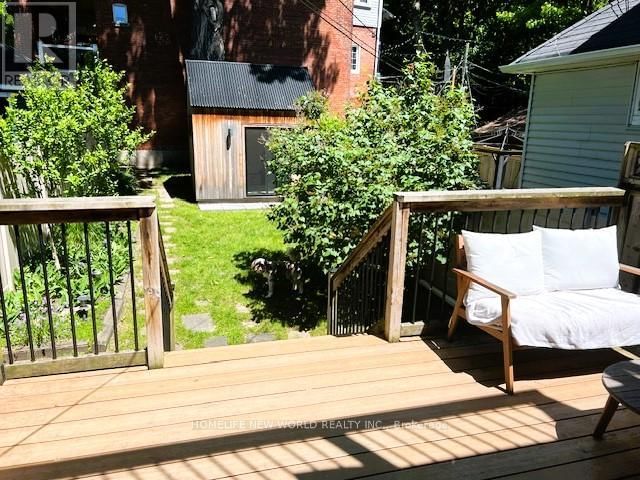 1672 GERRARD STREET EAST Image 22