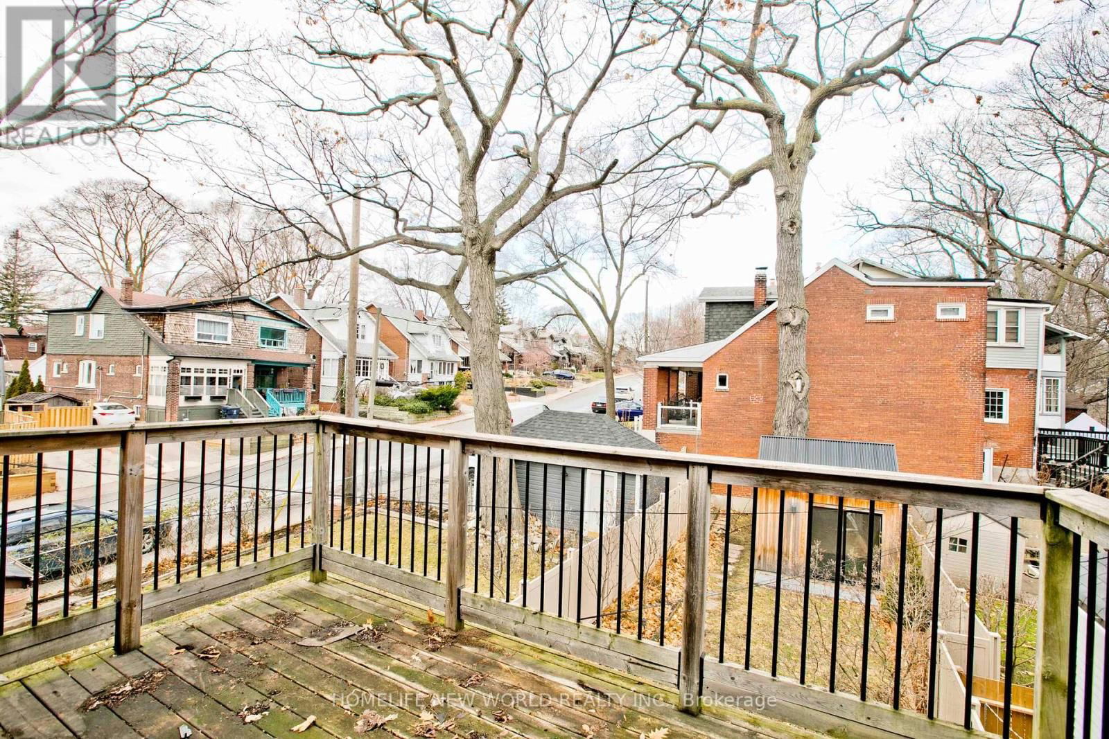 1672 GERRARD STREET EAST Image 23