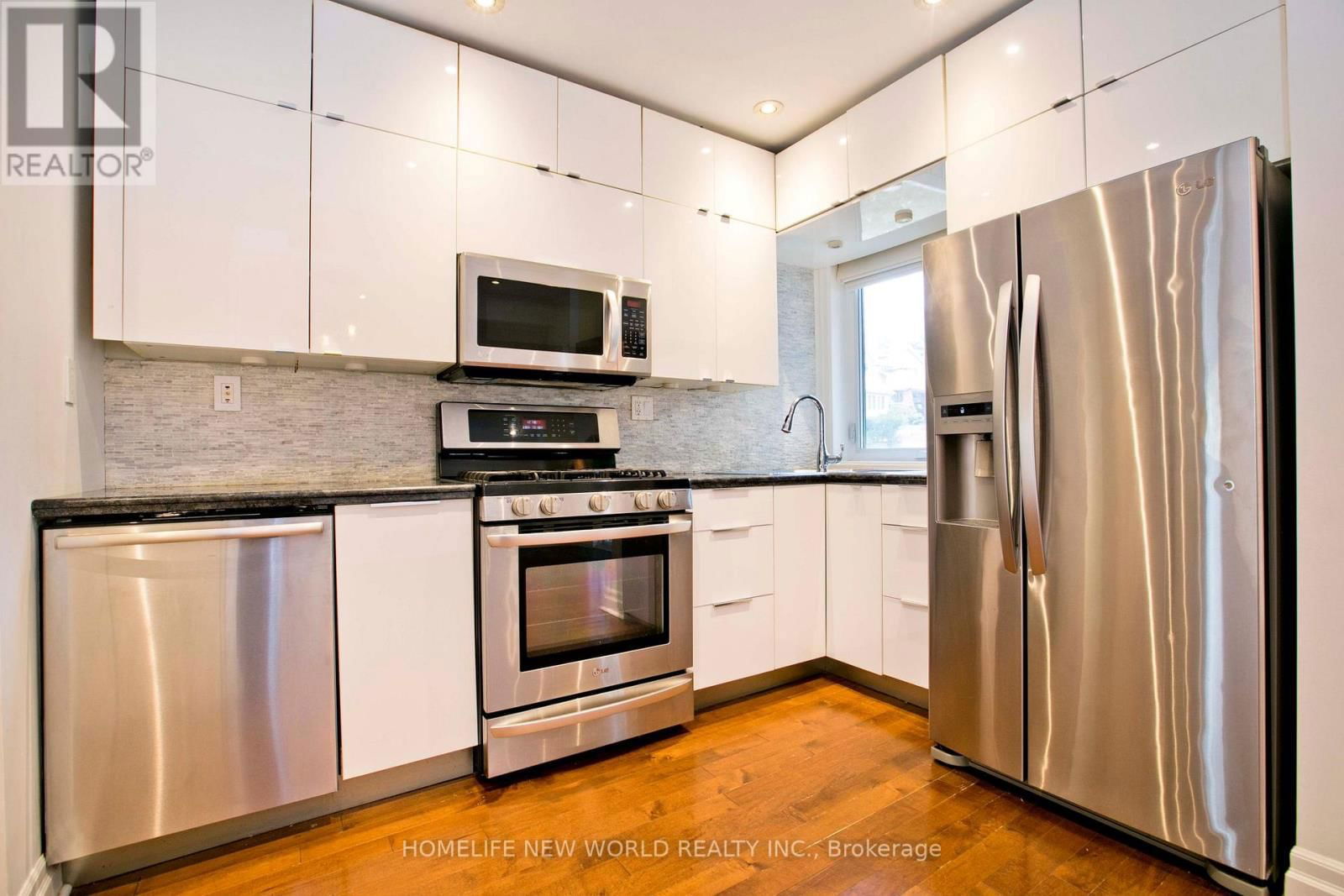 1672 GERRARD STREET EAST Image 6