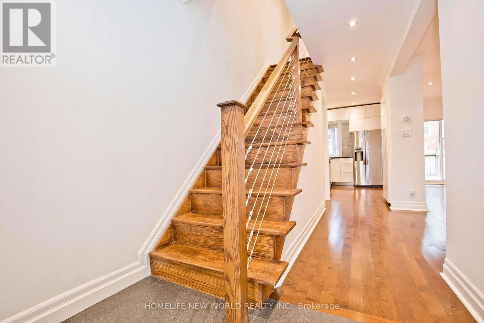1672 GERRARD STREET EAST Image 7