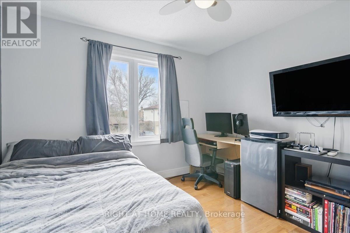 65 HEATH CRESCENT Image 23