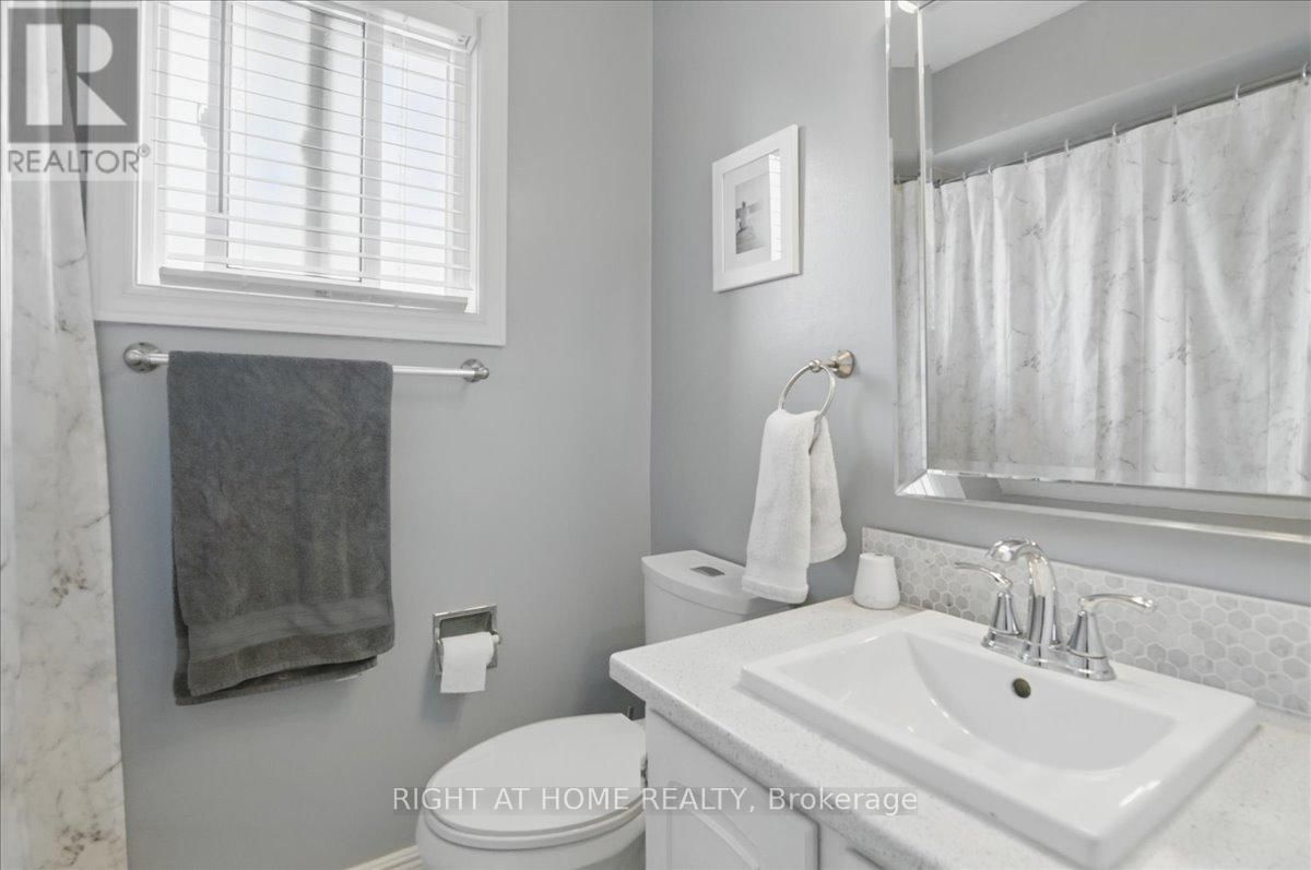65 HEATH CRESCENT Image 30