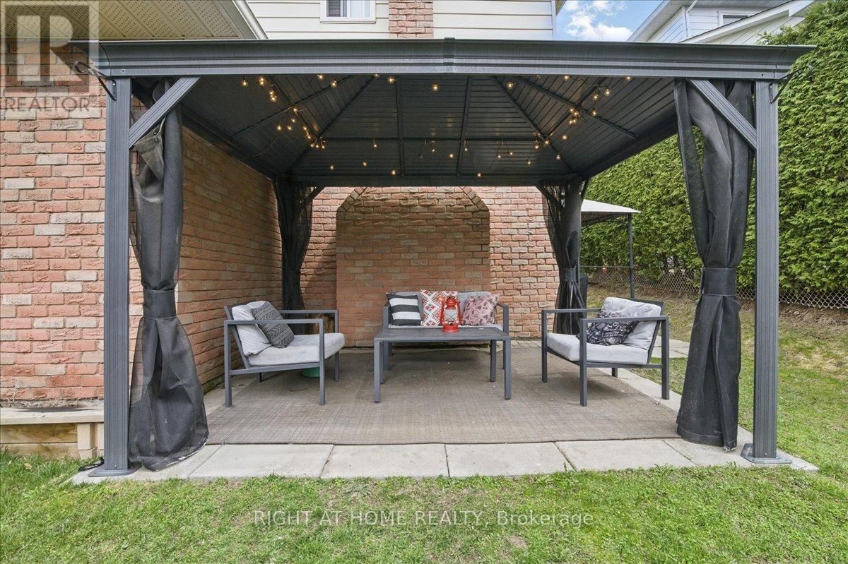 65 HEATH CRESCENT Image 38