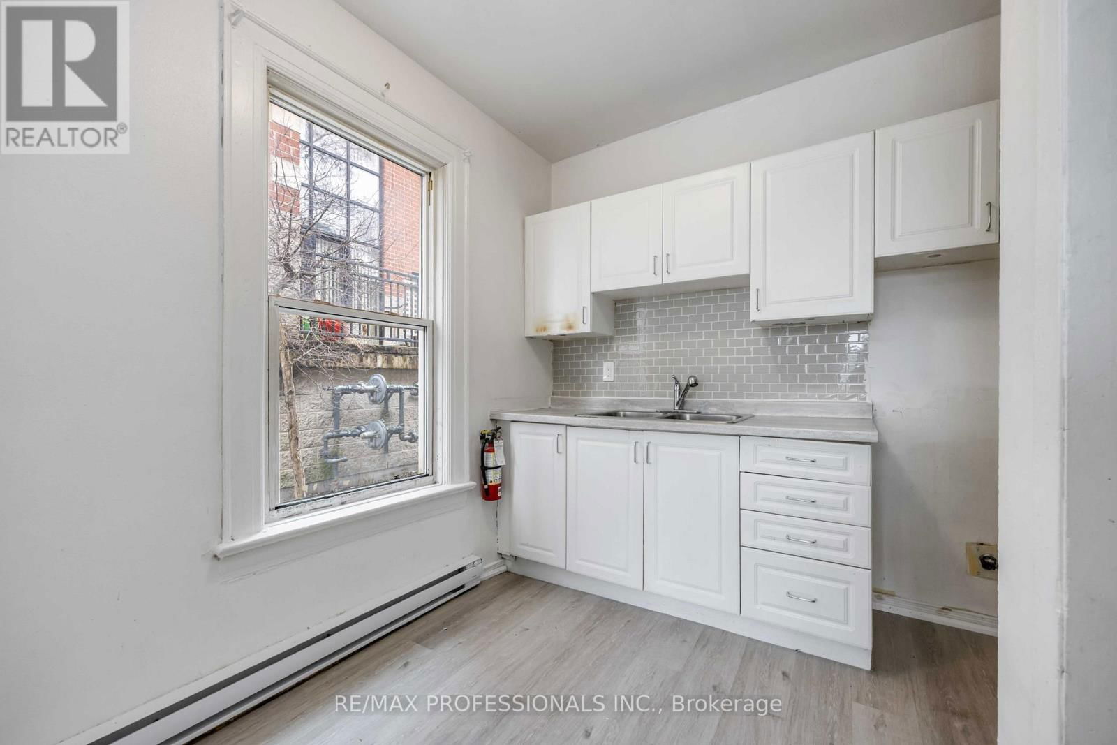 220 MAIN STREET Image 4
