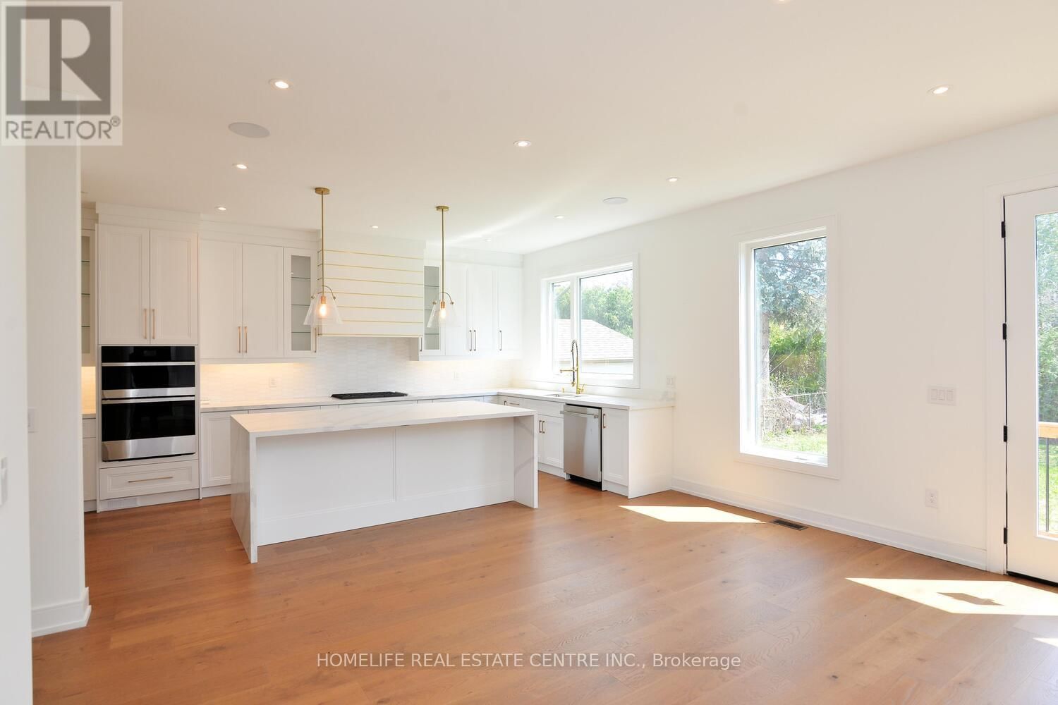 1 CAMILLA CRESCENT Image 14