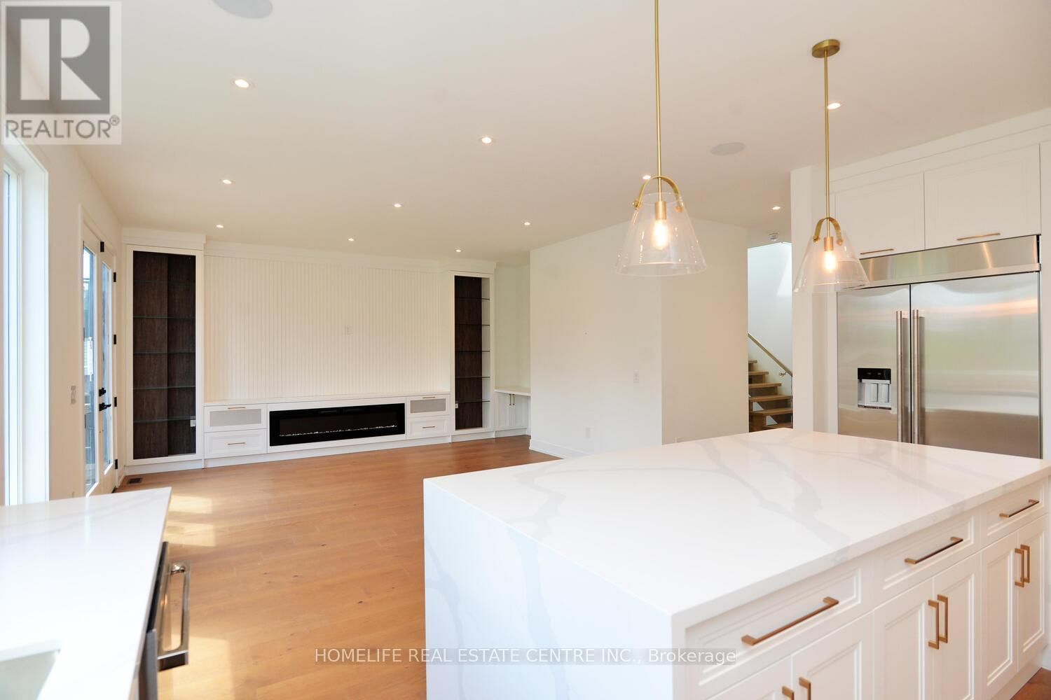 1 CAMILLA CRESCENT Image 19