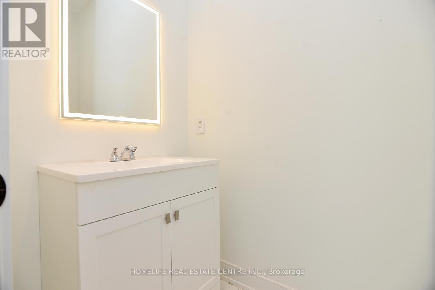 1 CAMILLA CRESCENT Image 22