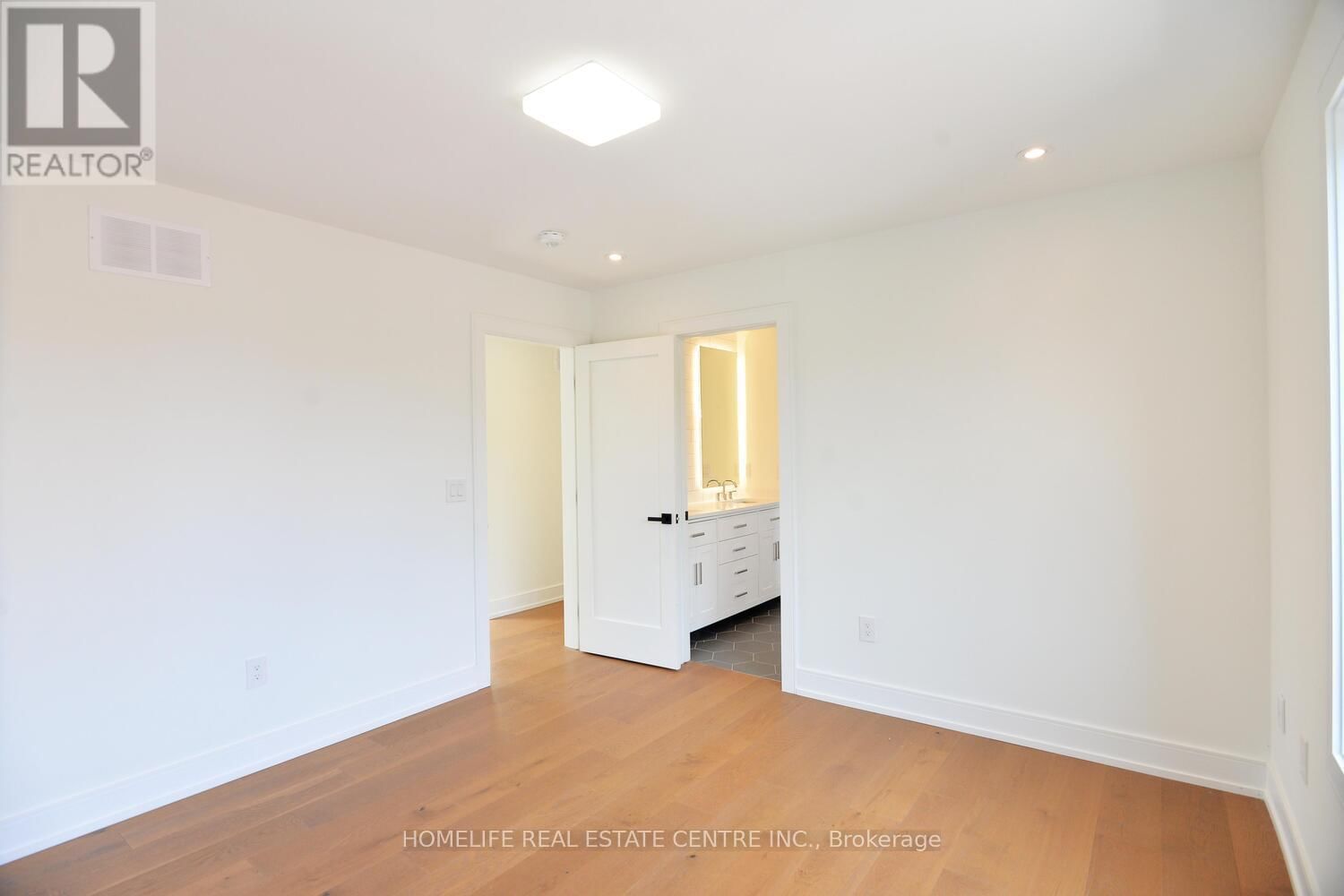 1 CAMILLA CRESCENT Image 31