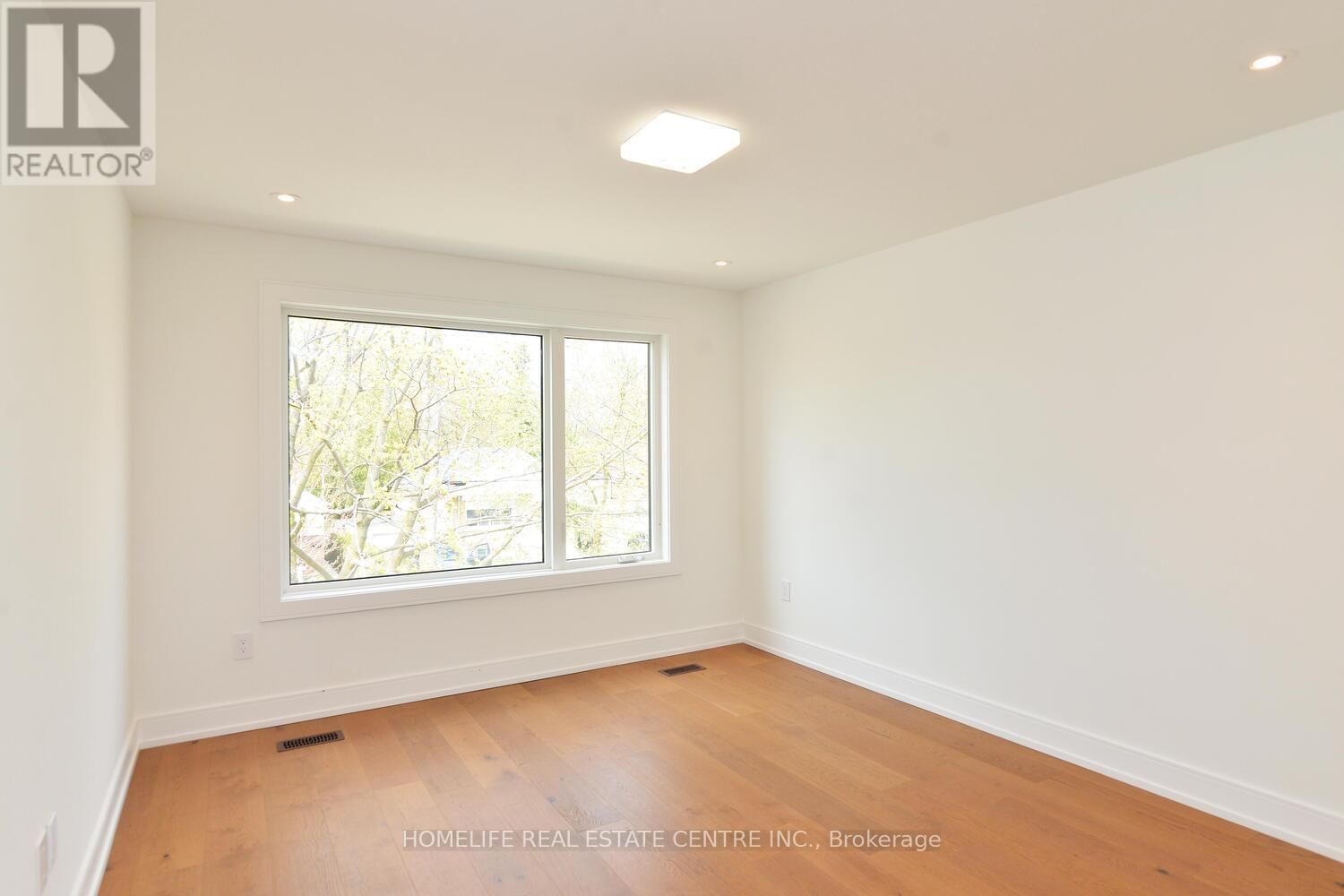 1 CAMILLA CRESCENT Image 35