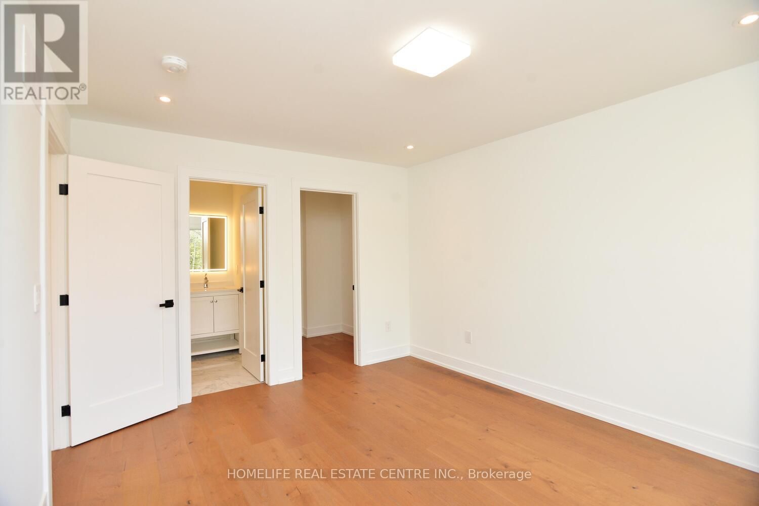 1 CAMILLA CRESCENT Image 38